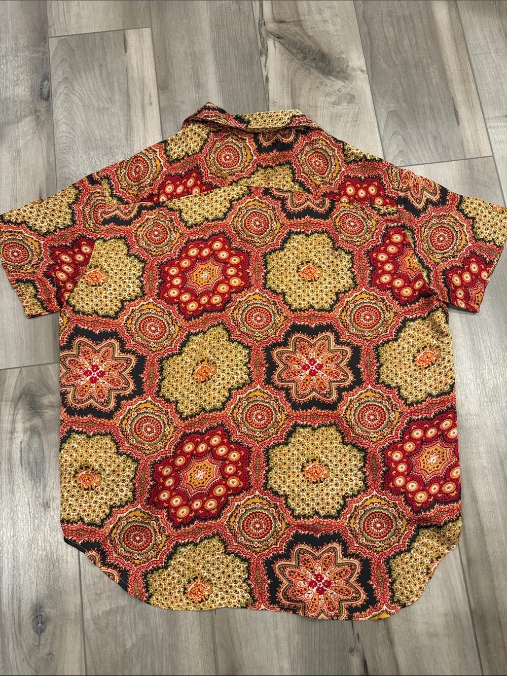 THE GREAT. The Richmond Medallion Print Camp Short Sleeve Button Up Shirt Blouse - Picture 4 of 10